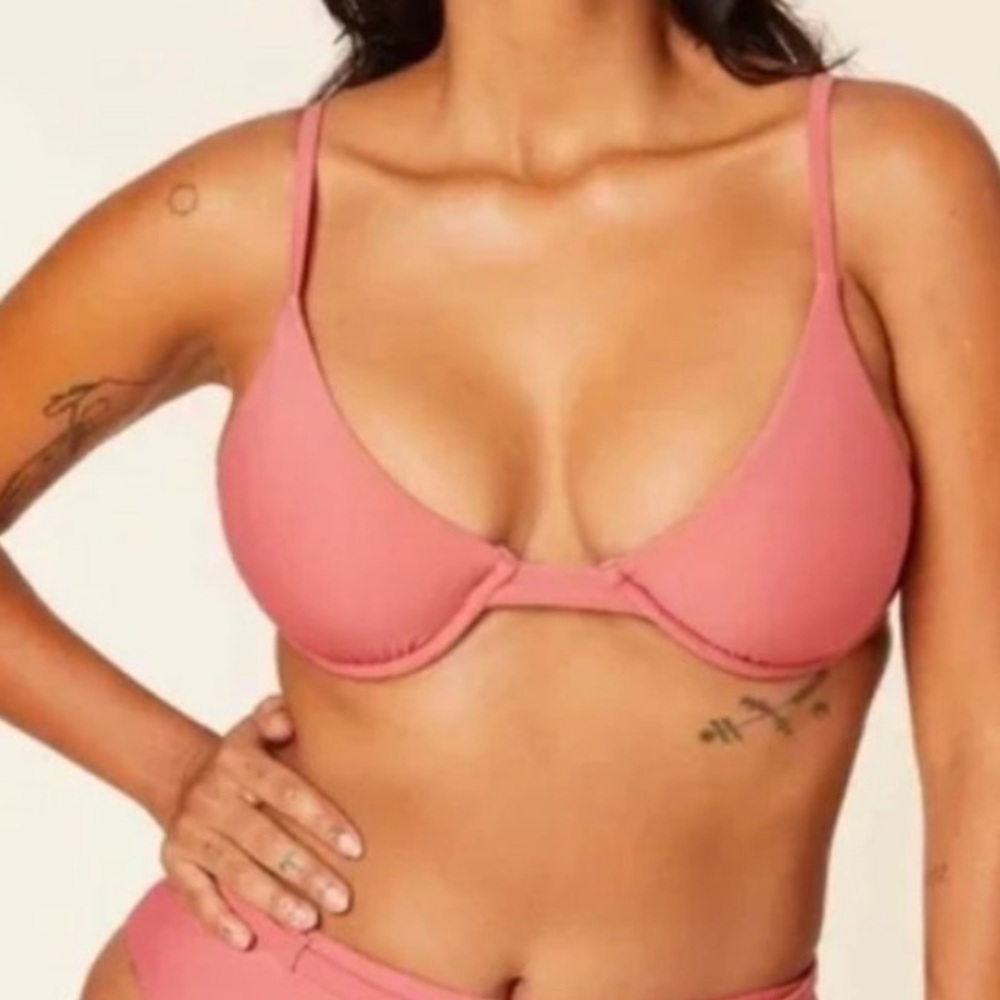 Andie Plunge Punch Sicily bikini top. NWT.